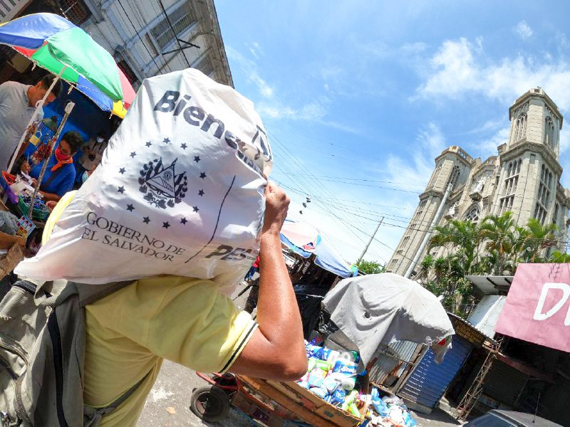 Vendedores el mercado Sagrado Corazón reciben paquetes alimentarios del Gobierno vendedores-el-mercado-sagrado-corazon-reciben-paquetes-alimentarios-del-gobierno